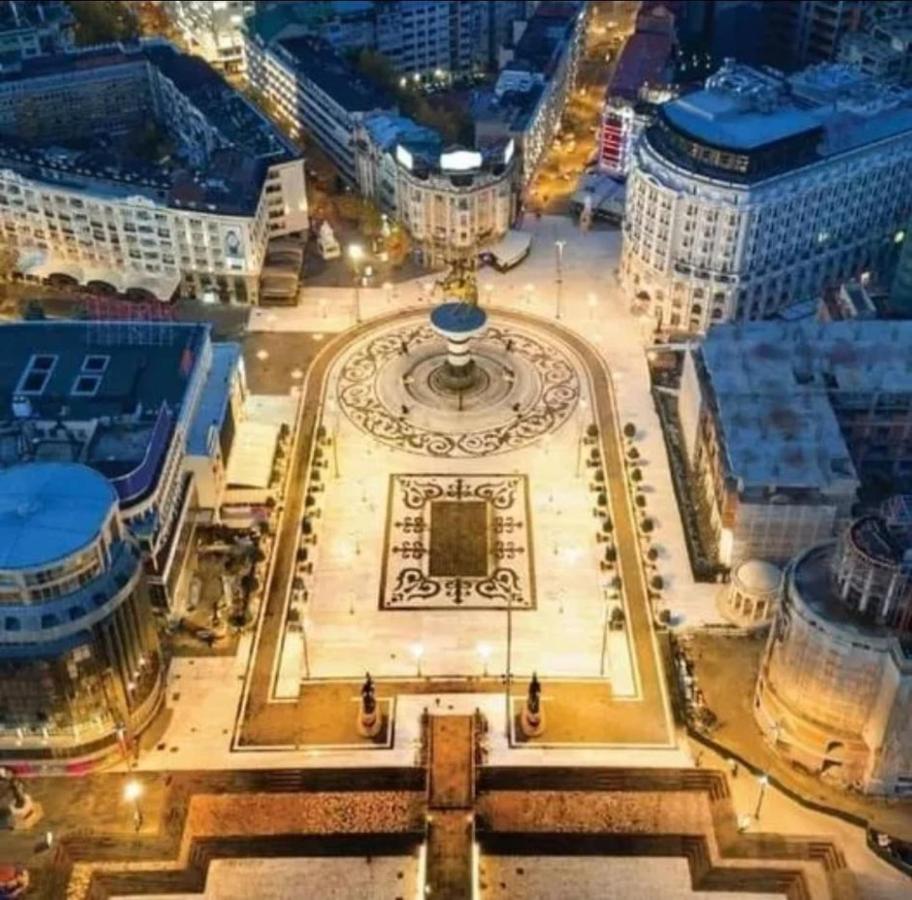 Central Square Apartment Скопье Экстерьер фото